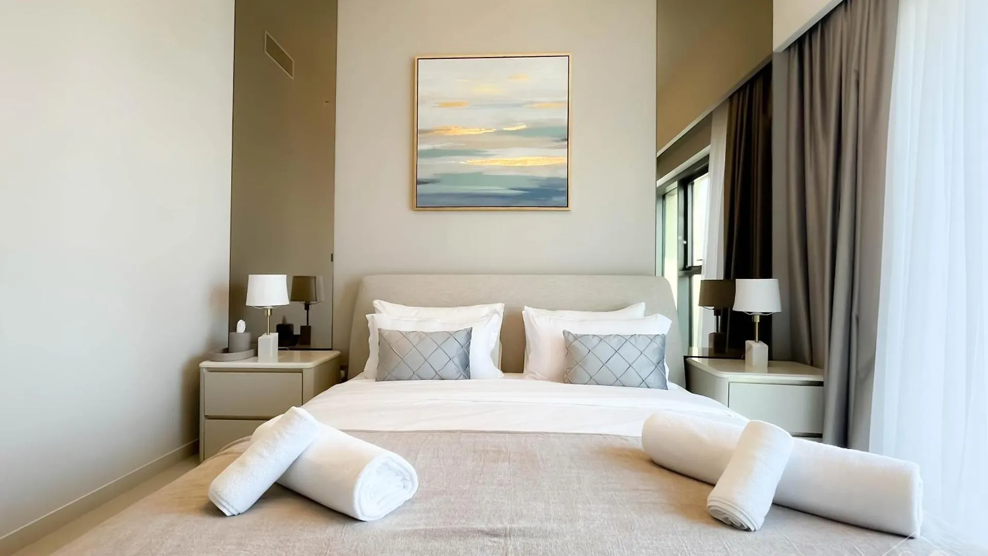Majestic 2Bedroom In Burj Royale Downtown Dubai 0*,