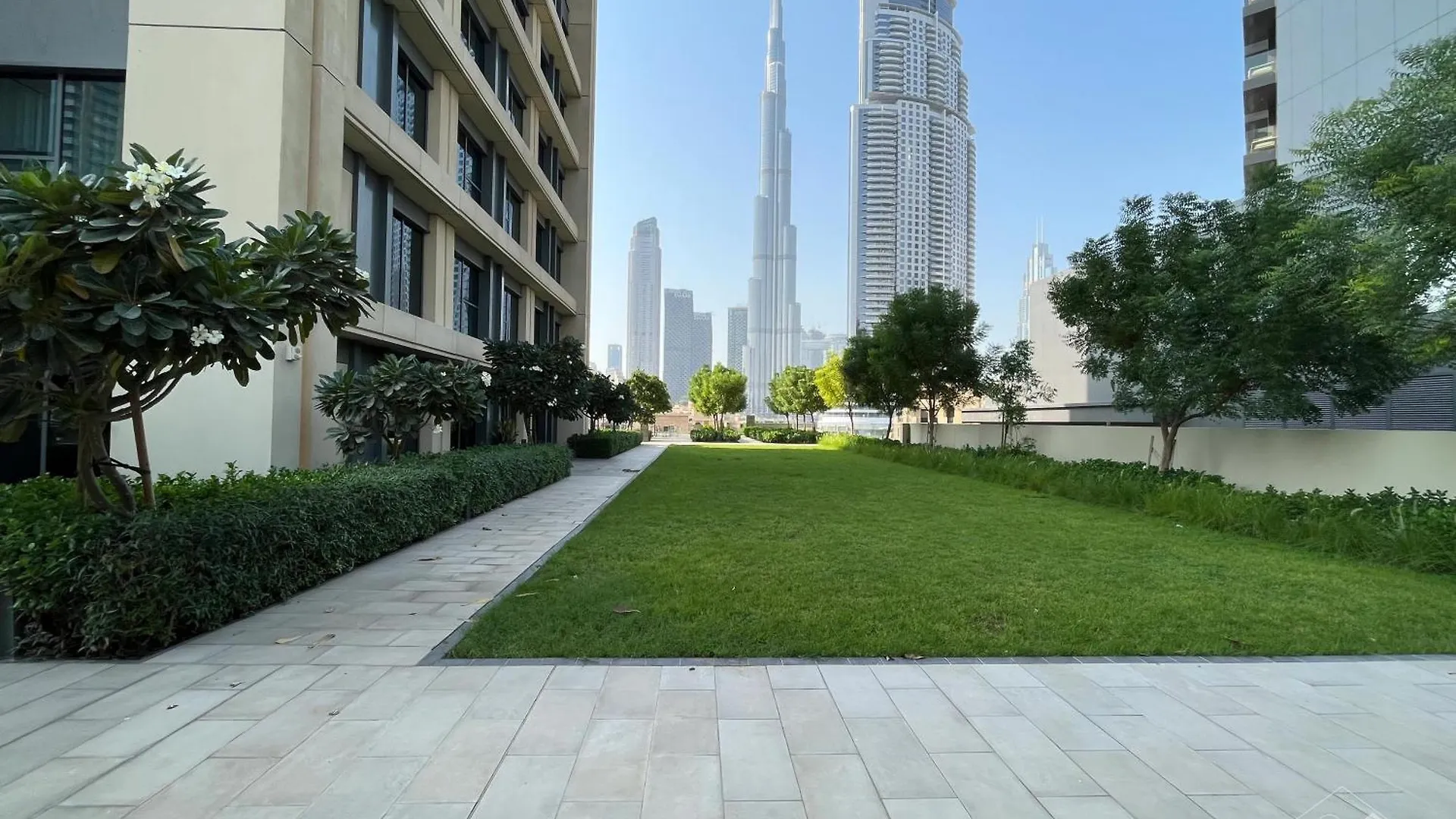 Majestic 2Bedroom In Burj Royale Downtown Dubai 0*,